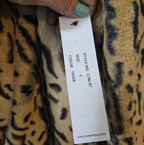 Love Token Leopard Print Faux Fur Coat - Picture 4 of 14